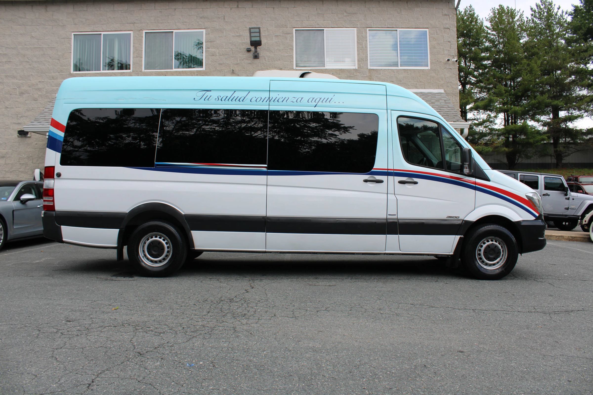 Used 2016 Mercedes-Benz Sprinter 2500 image 25