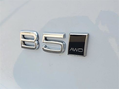 New 2026 Volvo XC40 B5 Plus w/ Protection Package Premier image 8