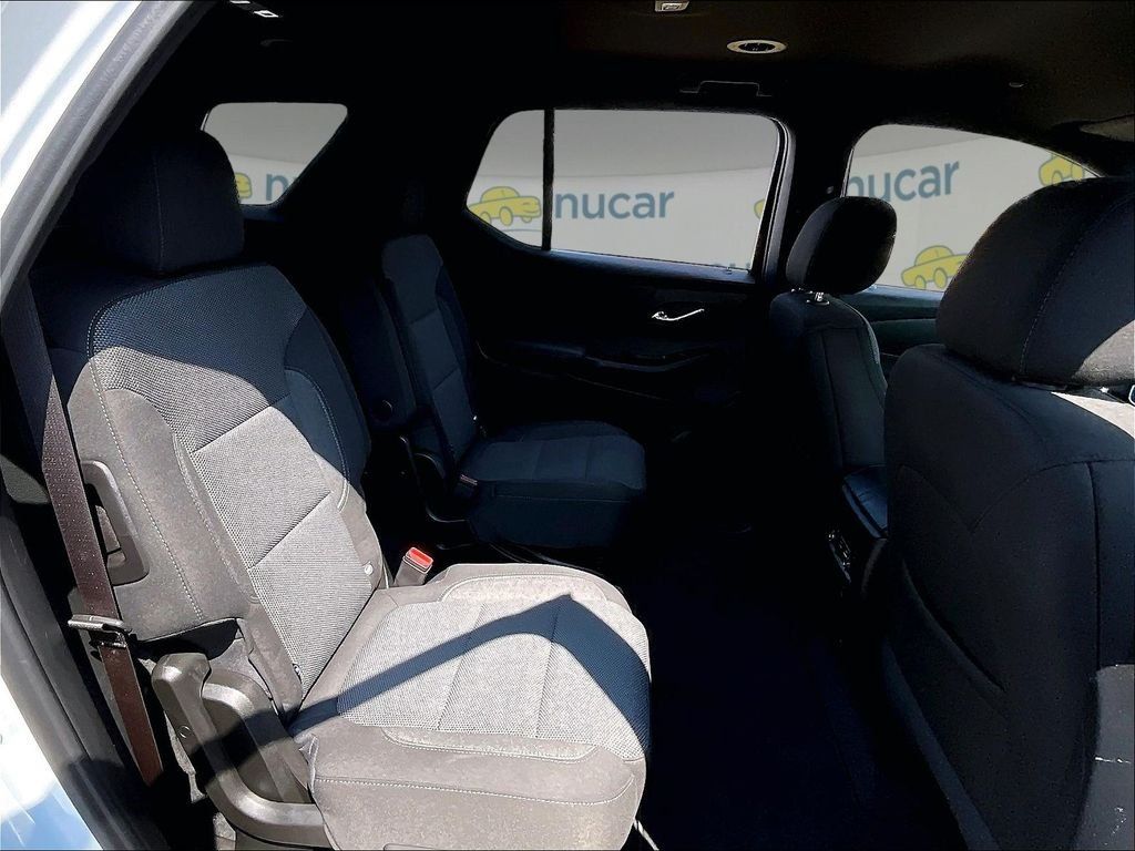 Used 2023 Chevrolet Traverse LT AWD/4WD image 16