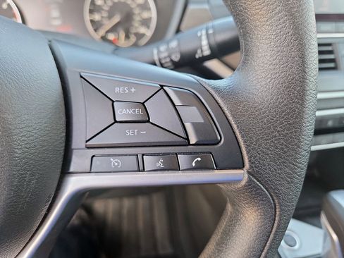 Used 2025 Nissan Altima 2.5 SV FWD image 16