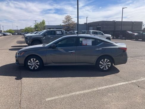 Used 2025 Nissan Altima 2.5 S FWD image 8