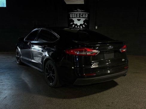 Used 2020 Ford Fusion SE w/ Equipment Group 151A FWD image 3