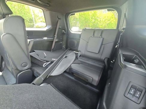 Used 2024 Lexus GX 550 w/ Cold Area Package AWD/4WD image 13