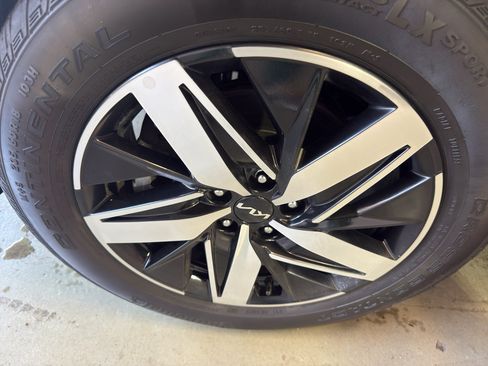 Used 2023 Kia Sorento S w/ Panoramic Sunroof Package FWD image 33