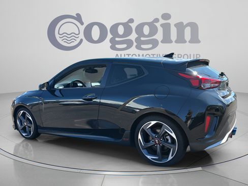 Used 2019 Hyundai Veloster Turbo FWD image 3