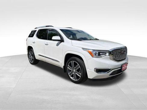Used 2019 GMC Acadia Denali w/ Technology Package AWD/4WD image 1