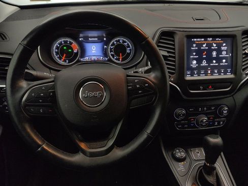 Used 2019 Jeep Cherokee Trailhawk w/ Cold Weather Group AWD/4WD image 22