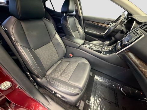 Used 2017 Nissan Maxima Platinum image 16