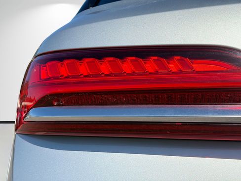 Used 2025 Audi Q7 Premium Plus image 10