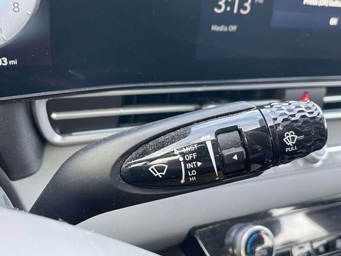 Certified 2024 Hyundai Elantra SEL image 23