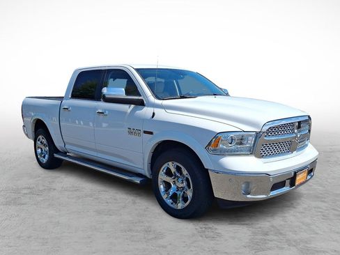 Used 2018 RAM 1500 Laramie w/ Convenience Group AWD/4WD image 7