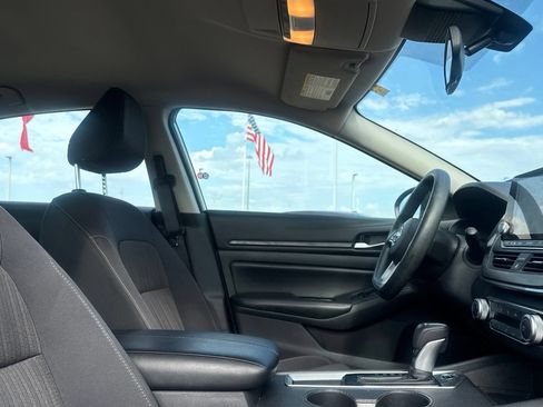 Certified 2025 Nissan Altima 2.5 SV FWD image 28