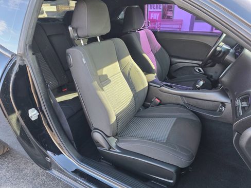 Used 2019 Dodge Challenger SXT image 11