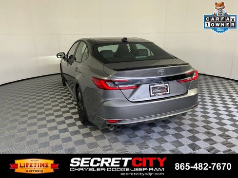 Used 2025 Toyota Camry XSE FWD image 5