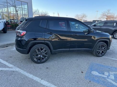 New 2026 Jeep Compass Latitude image 32