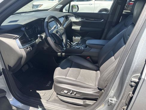 Used 2024 Cadillac XT6 Premium Luxury AWD/4WD image 17