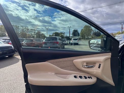 Used 2021 Nissan Murano SL w/ SL Moonroof Package image 9