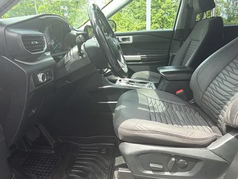 Used 2021 Ford Explorer XLT AWD/4WD image 11