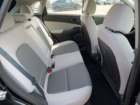 Used 2023 Hyundai Kona SE FWD image 30