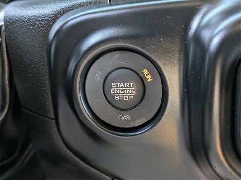 Used 2022 Jeep Wrangler Unlimited Sahara image 26