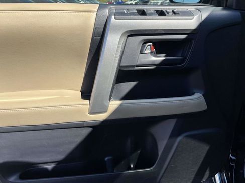 Used 2011 Toyota 4Runner Limited image 23