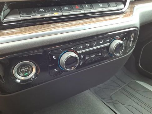 Used 2022 Chevrolet Silverado 1500 LT AWD/4WD image 30