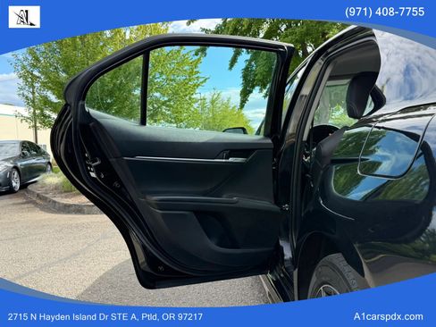 Used 2021 Toyota Camry SE FWD image 12