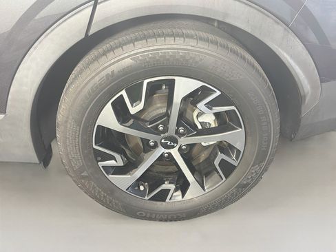 Used 2024 Kia Sportage EX FWD image 11
