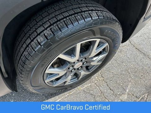 Certified 2023 GMC Acadia SLT AWD/4WD image 19