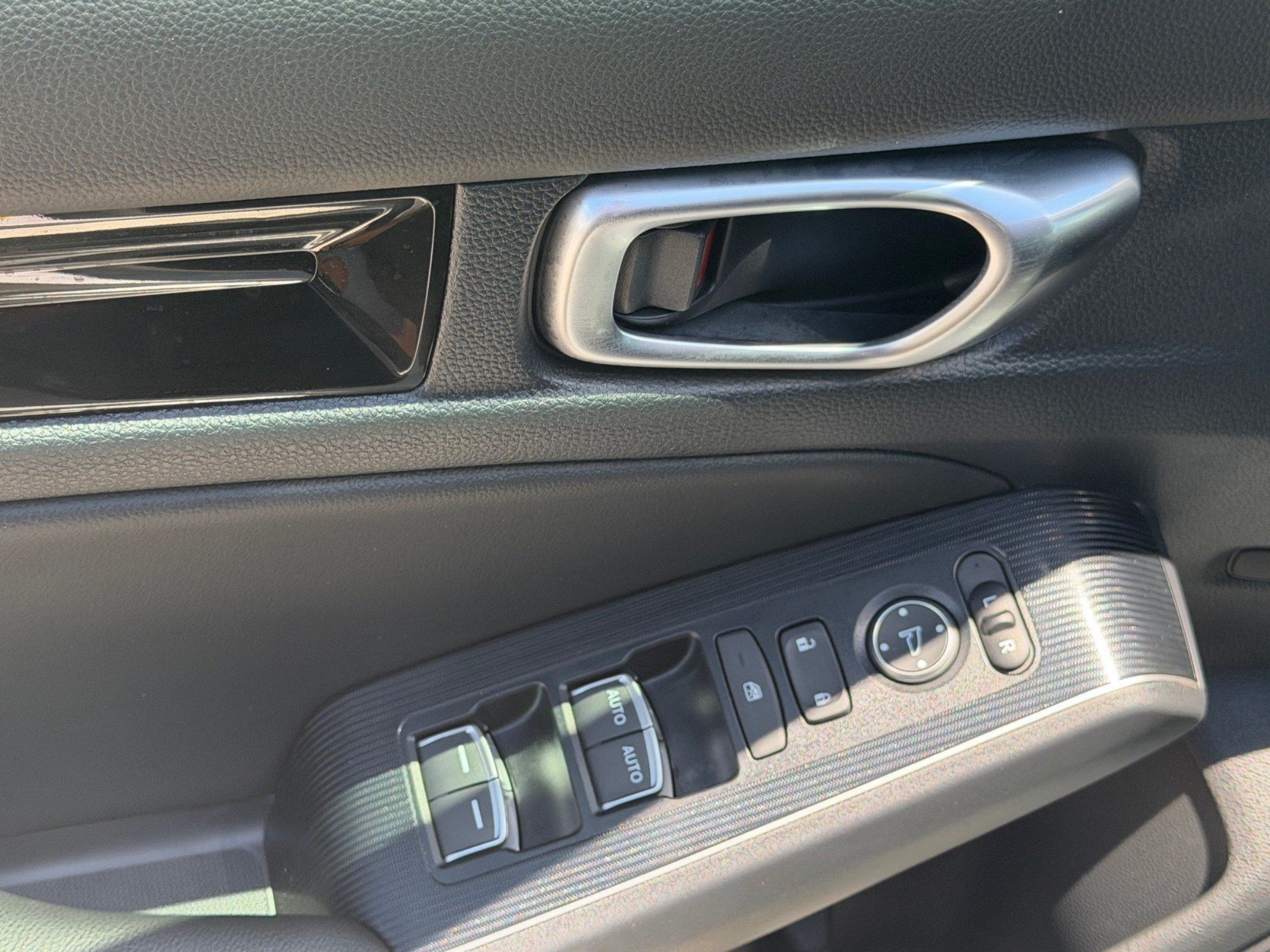 Used 2023 Honda Civic Touring image 12