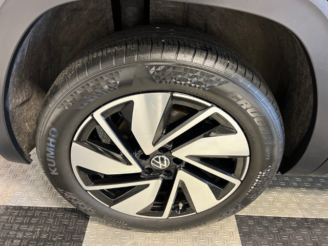 Certified 2024 Volkswagen Atlas SE FWD image 15