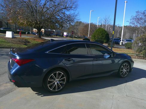 Used 2019 Toyota Avalon Touring image 13