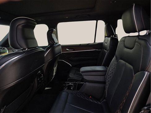 Used 2021 Jeep Grand Cherokee L Summit w/ Luxury Tech Group V image 10