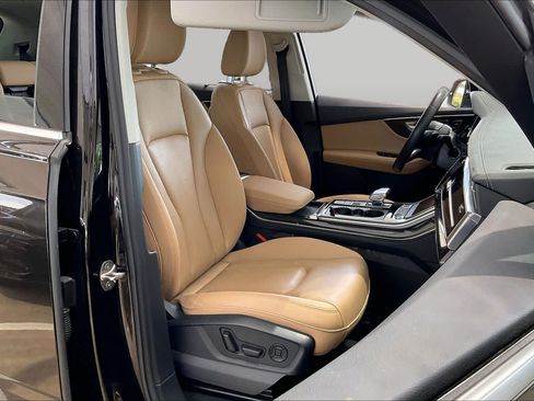 Used 2023 Audi Q7 2.0T Premium Plus w/ Premium Plus Package AWD/4WD image 9