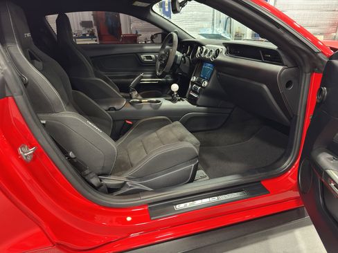 Used 2016 Ford Mustang Shelby GT350 w/ Track Package image 14