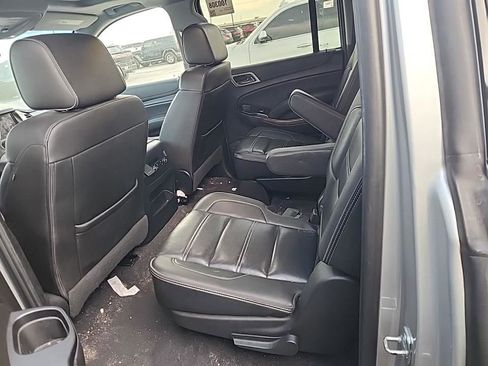 Used 2019 GMC Yukon XL Denali image 14