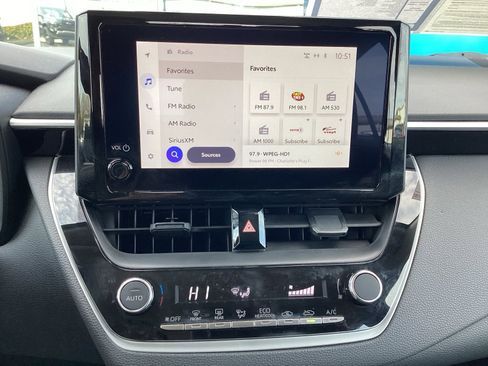 Used 2025 Toyota Corolla LE image 14