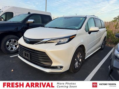 Used 2021 Toyota Sienna XLE