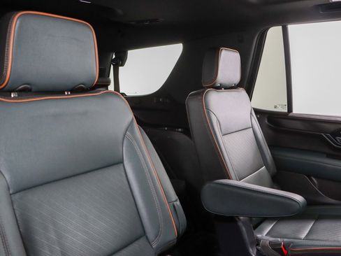 Used 2025 GMC Yukon AT4 w/ LPO, Floor Liner Package AWD/4WD image 32
