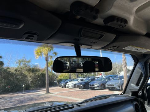 Used 2022 Jeep Wrangler Sport image 26