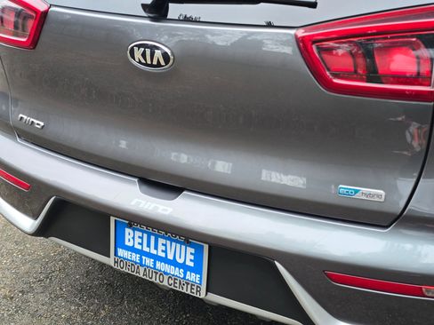 Used 2017 Kia Niro LX image 13