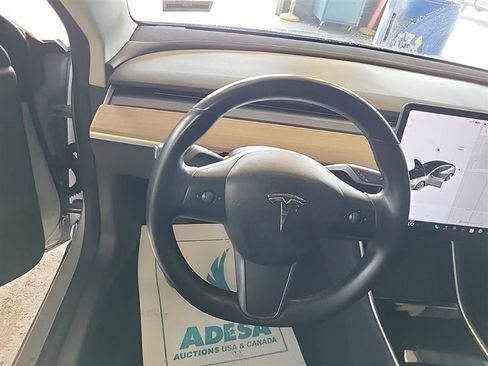 Used 2018 Tesla Model 3 Long Range image 9