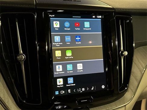 New 2025 Volvo XC60 B5 Ultra w/ Protection Package Premier AWD/4WD image 16