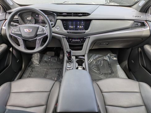 Certified 2025 Cadillac XT5 Premium Luxury w/ Technology Package FWD image 14