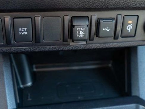 Used 2023 Toyota Tacoma TRD Sport AWD/4WD image 31
