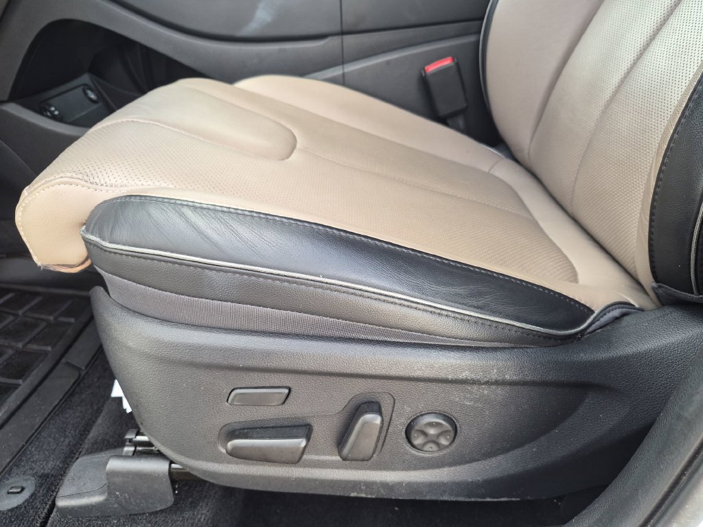 Used 2021 Hyundai Santa Fe Limited FWD image 17