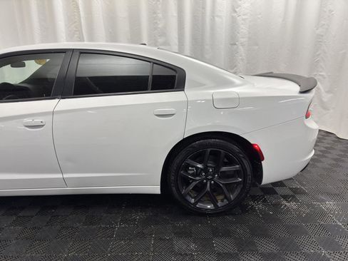 Used 2019 Dodge Charger SXT w/ Blacktop Package image 6