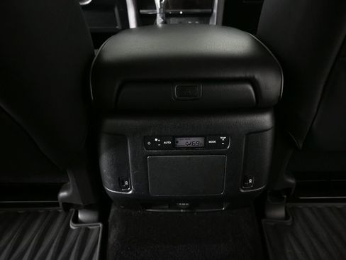 Used 2022 INFINITI QX80 Luxe w/ All-Season Package RWD image 18