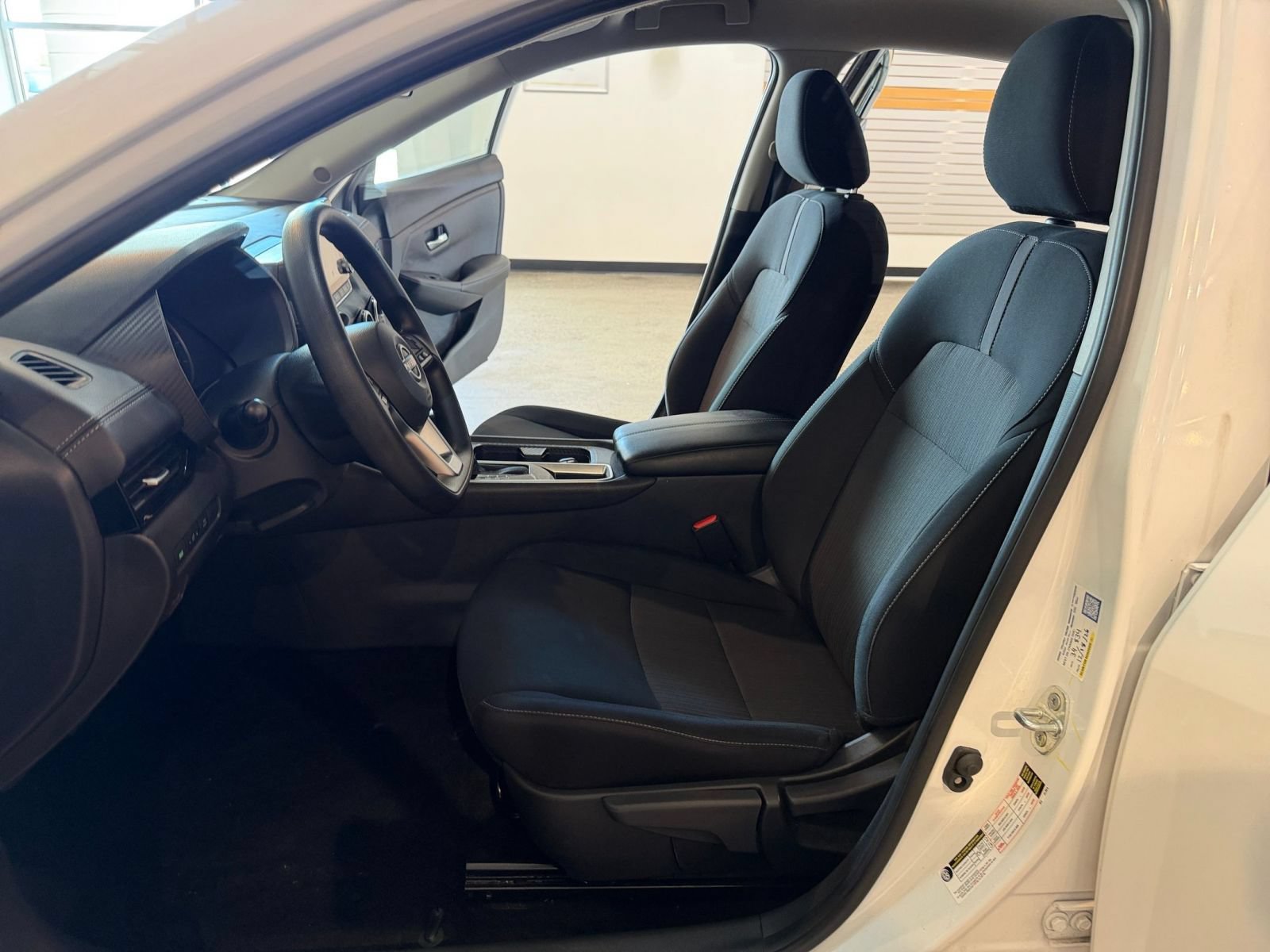 Used 2025 Nissan Sentra SV FWD image 25