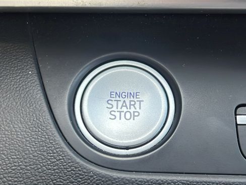 Used 2024 Hyundai Elantra SEL FWD image 23